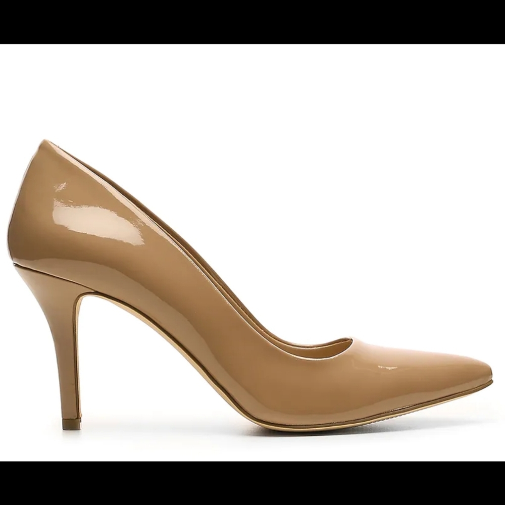 ❌ SOLD ❌ BCBG nude taupe heels
